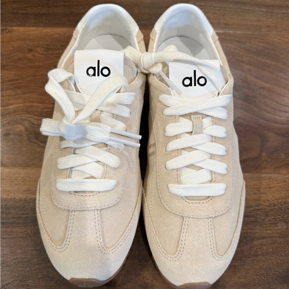 New! ALO Yoga Sunset Sneaker in Sandstone